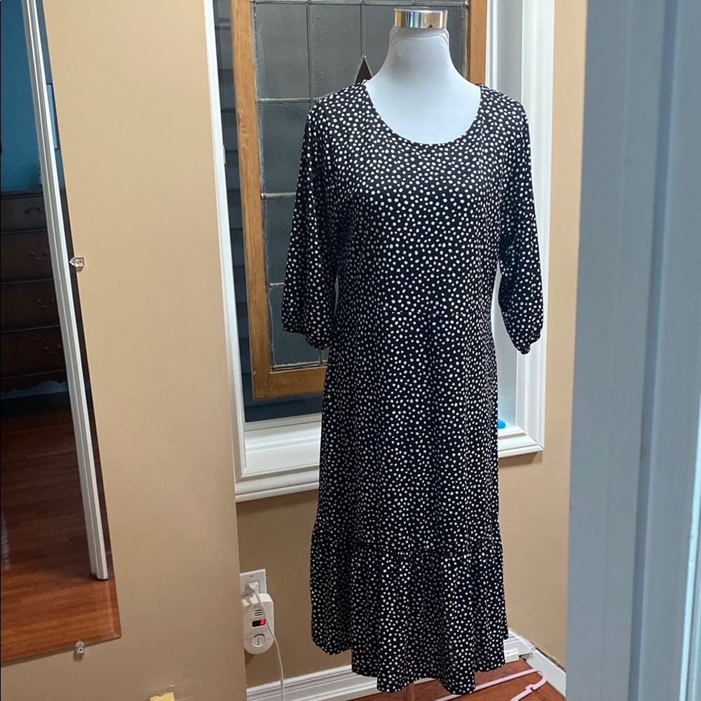 Black and White Scoop Neck Dress  with three quarter Full  Sleeves